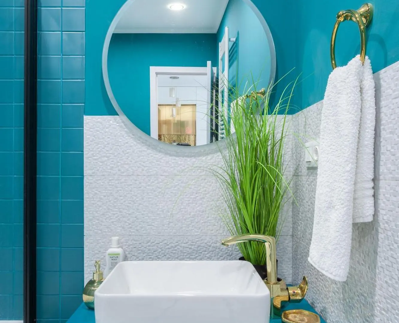 Luxury Vera - 2 Bdrm @ City Center Tbilisi Apartmán