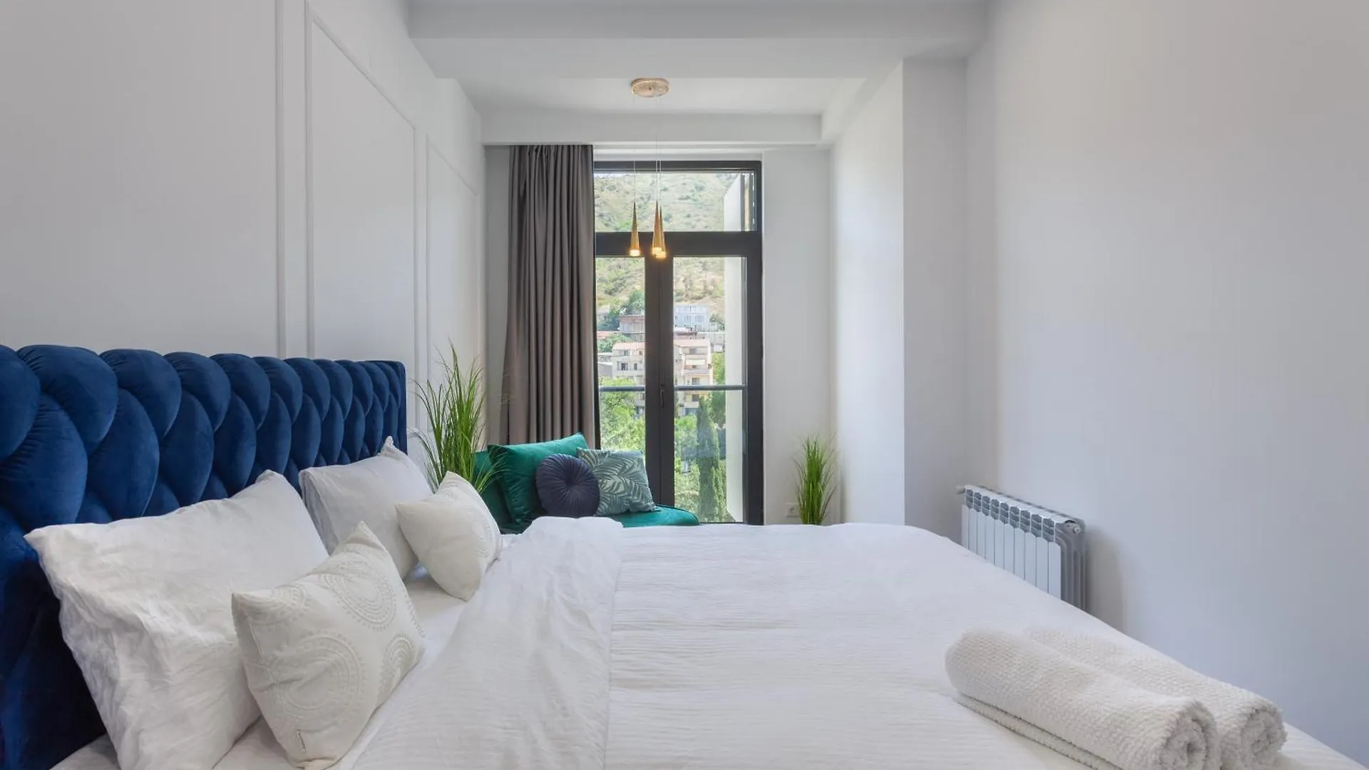 Luxury Vera - 2 Bdrm @ City Center Tbilisi Gruzie