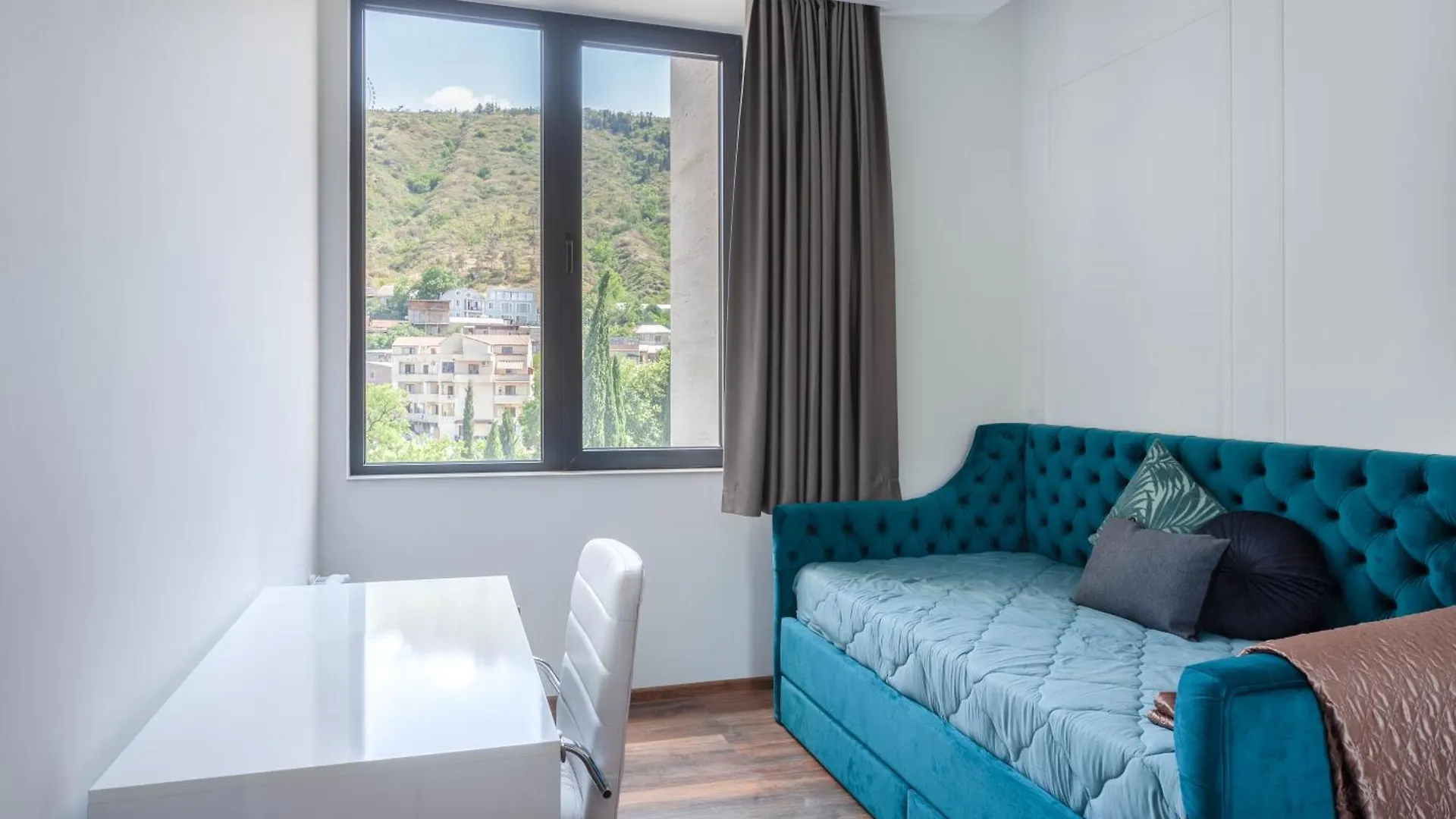 Luxury Vera - 2 Bdrm @ City Center Tbilisi Gruzie